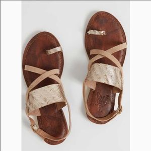 Sale! Freebird Ocean sandal Metalic fringe 7